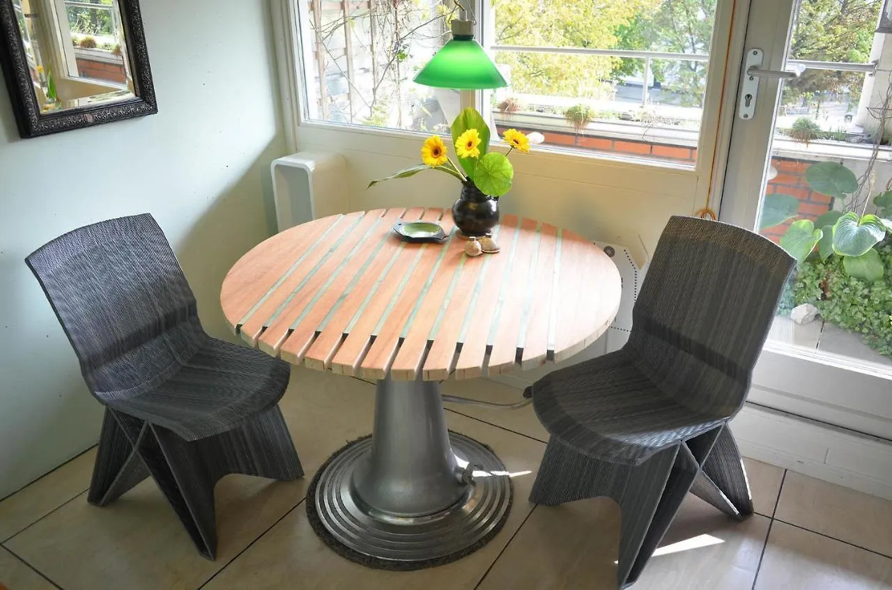 Treetop Apartment The Hague